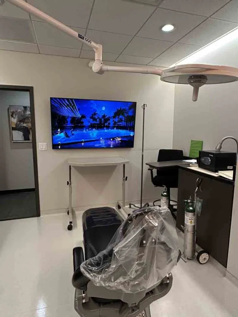 Riverview, FL oral surgery operatory inside Smile 360